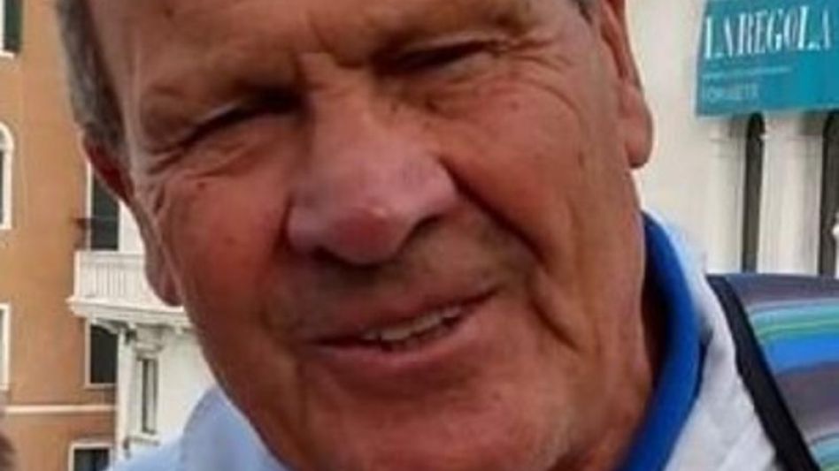 Pocho Yannibelli, quien lleva 58 años en el rubro mecánico.