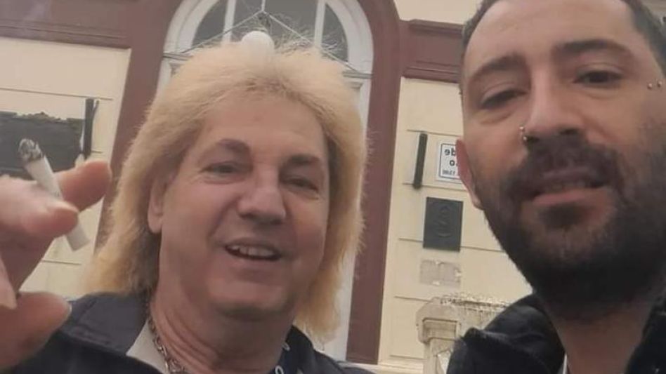 Juanjo y Brian en el Hospital que mucho significa para ambos. Fue el menor de sus hijos quien lo motivó a brindar una nota. 