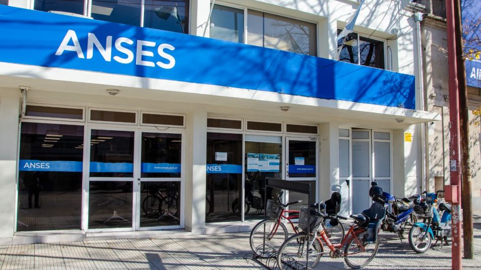  Anses Azul y el recorte en topes de   ingresos para asignaciones familiares
