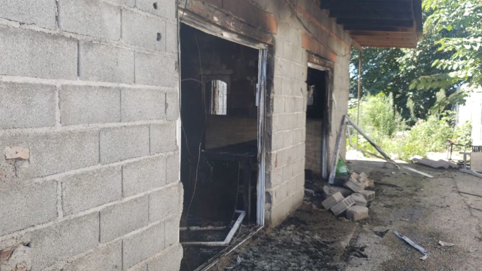 Un vecino sufrió graves quemaduras al incendiarse su casa