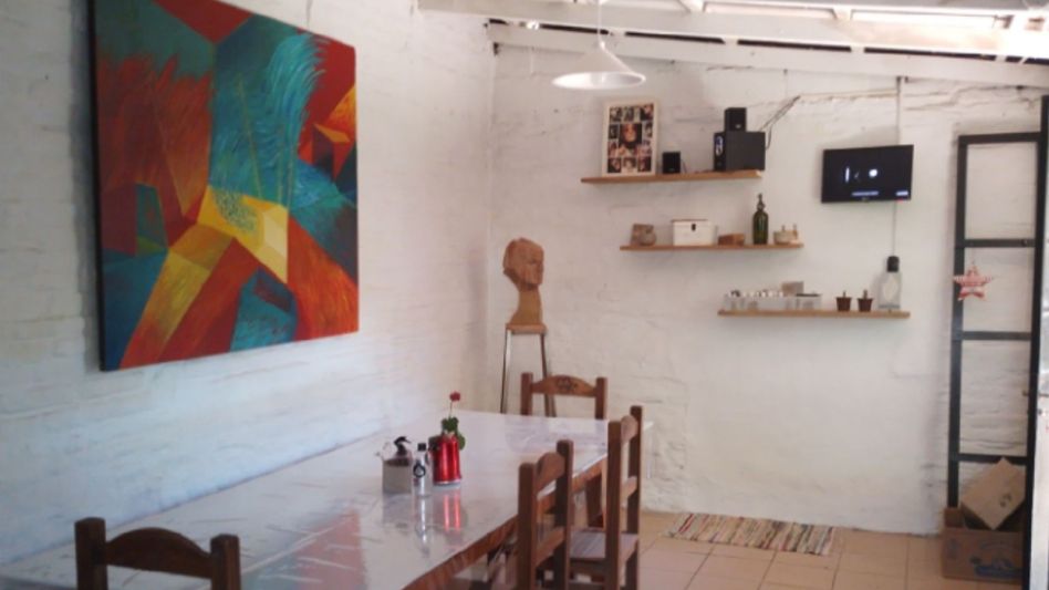 El artista plástico Mariano Chanourdie creó un nuevo espacio artístico en esta ciudad.