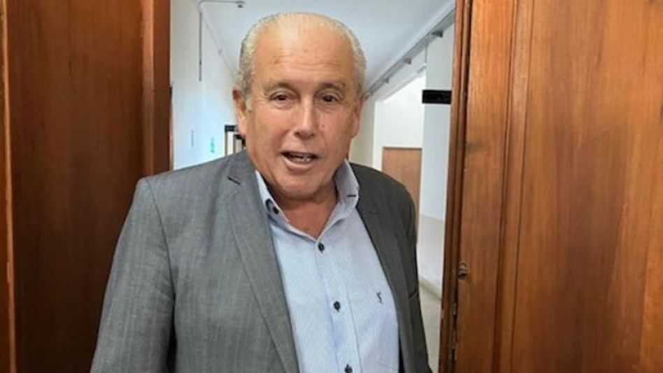 Mario Alberto Grasa se jubiló anteayer, tras más de dos décadas de labor en el Poder Judicial de Azul.