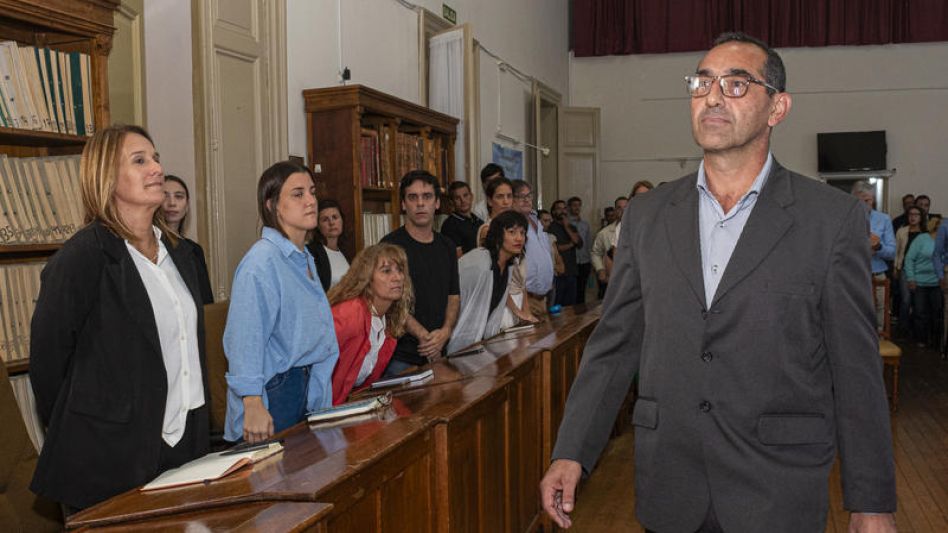 El intendente Nelson Sombra encabezó ayer el acto de Apertura de Sesiones Ordinarias para el ejercicio 2024 del Concejo Deliberante de Azul. FOTOS NICOLÁS MURCIA 