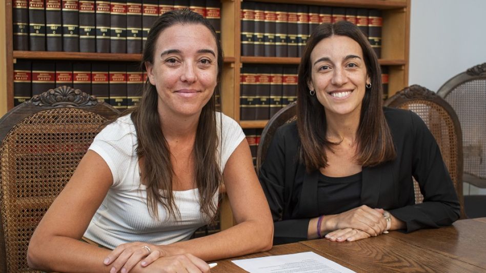 Agustina Lomolino y Micaela Bigalli ayer durante la charla que mantuvieron con diario EL TIEMPO.  NACHO CORREA