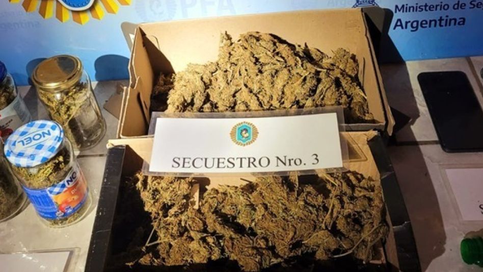 La marihuana incautada en poder del investigado durante los allanamientos que se hicieron.