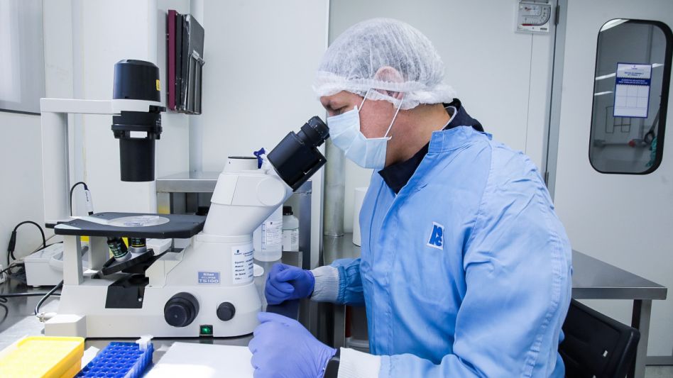 68 ganadores del Premio Nobel le advierten a Milei que la ciencia argentina "se acerca a un peligroso precipicio"