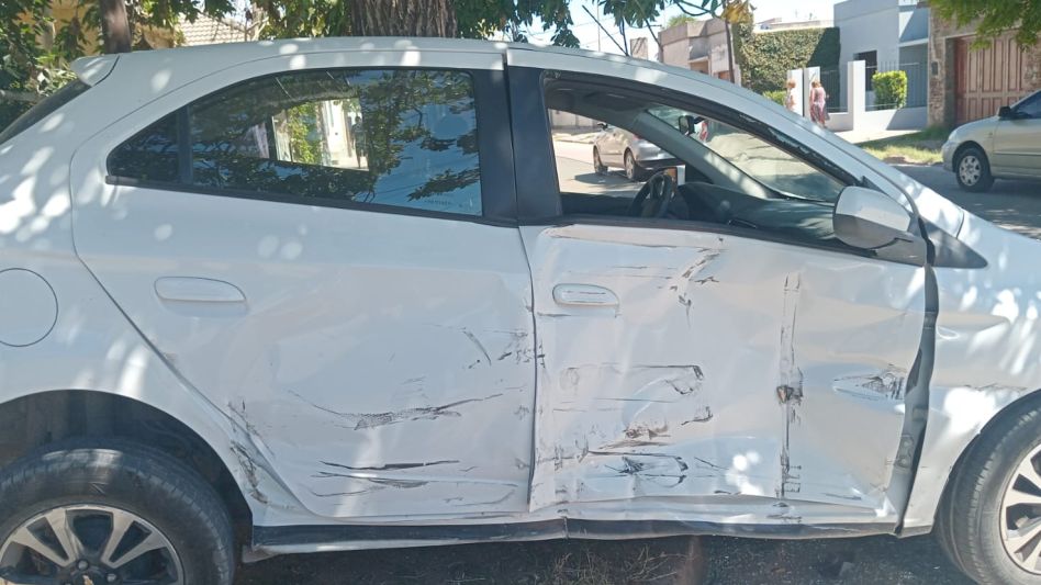En Castellar y Diab chocaron un patrullero y un auto