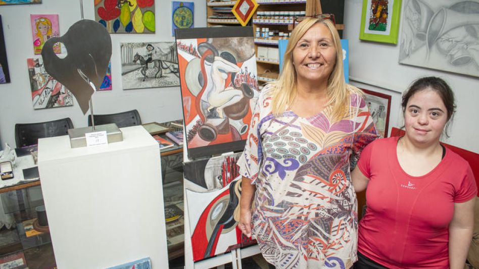 Inés Pacheco Gárderes. En la imagen con su hija Marina. 