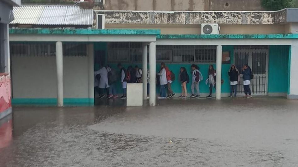 Las intensas lluvias de los últimos días sacaron a la luz nuevas problemáticas en varios edificios educativos del Partido de Azul.