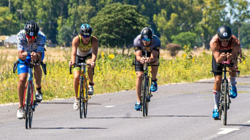 Una nueva edición del   triatlón Sprint de Azul  