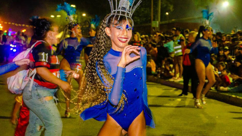 Keila lleva en su sangre las danzas rítmicas, manifestando una conexión innata y profunda con esta forma de expresión artística. En la imagen en el último carnaval.    NACHO CORREA   