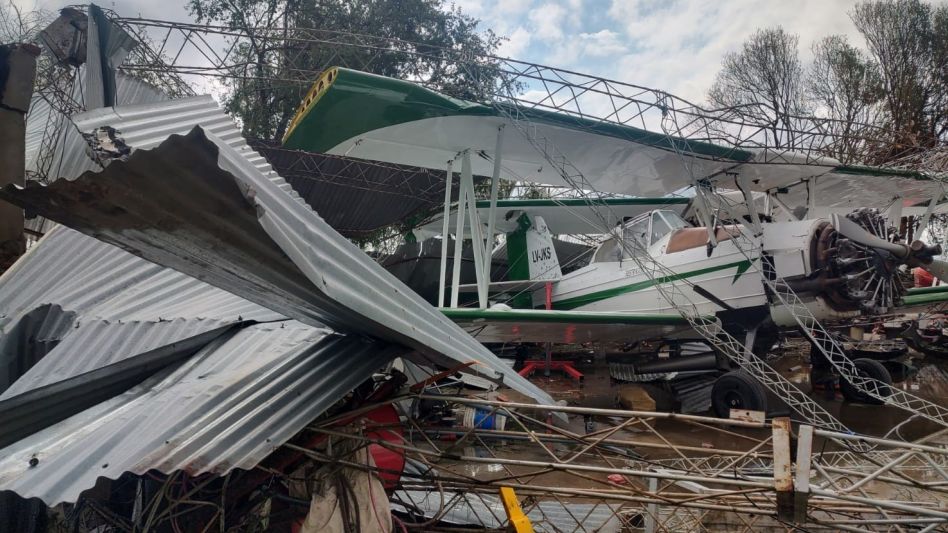 Una tormenta con vientos huracanados dejó grandes destrozos en 9 de Julio