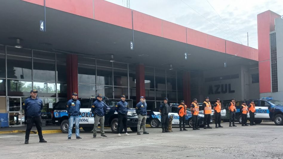 En Azul y rutas de acceso a esta ciudad se realizó un "operativo de saturación"