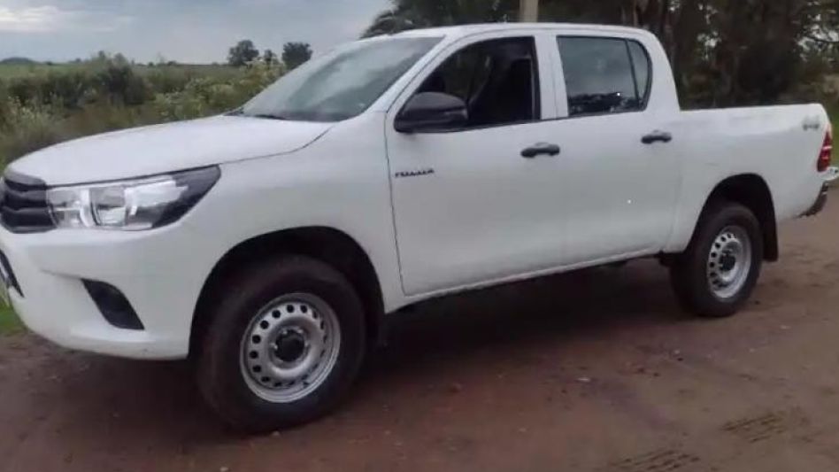 La camioneta 0km que había sido hurtada en una agencia de Las Flores. El miércoles pasado personal policial la recuperó cuando los brasileños que cometieron ese ilícito fueron arrestados.   