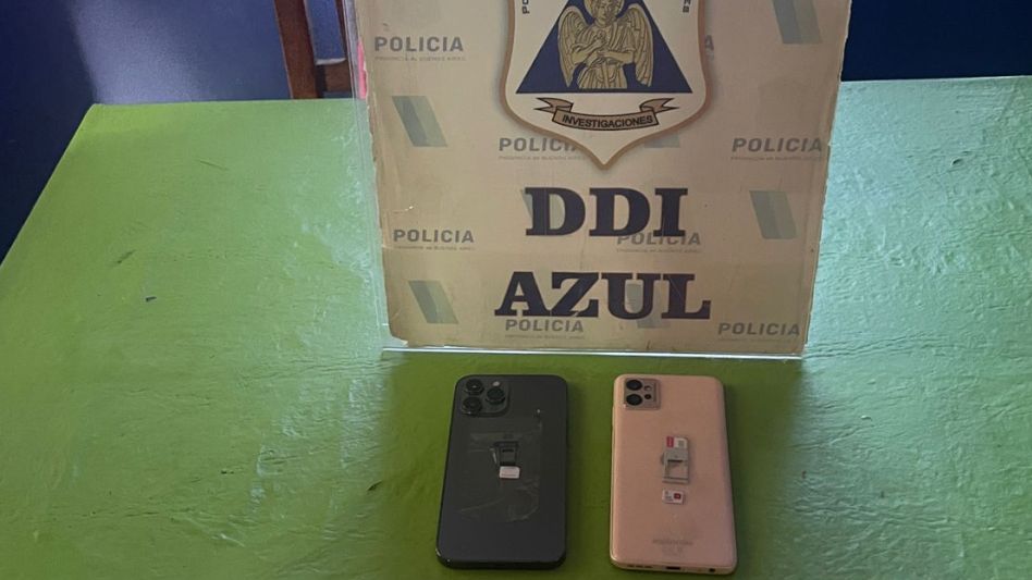 Los teléfonos del varón y la mujer investigados, que hasta meses atrás vivían en Azul, fueron secuestrados. FOTO: DDI AZUL/PBA