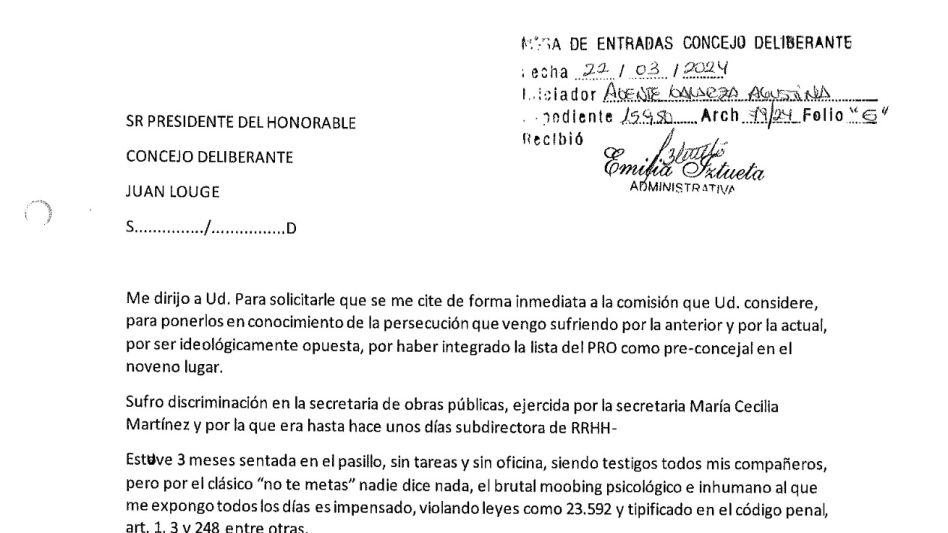Una trabajadora municipal  denuncia persecución laboral