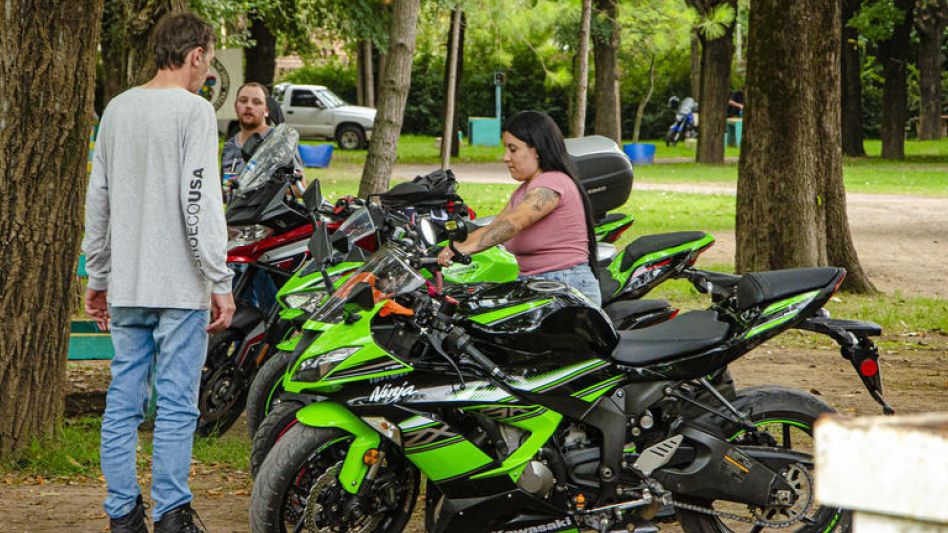 Comenzó ayer oficialmente la 33° edición del Encuentro Mototurístico de Semana Santa en Azul. FOTOS NACHO CORREA