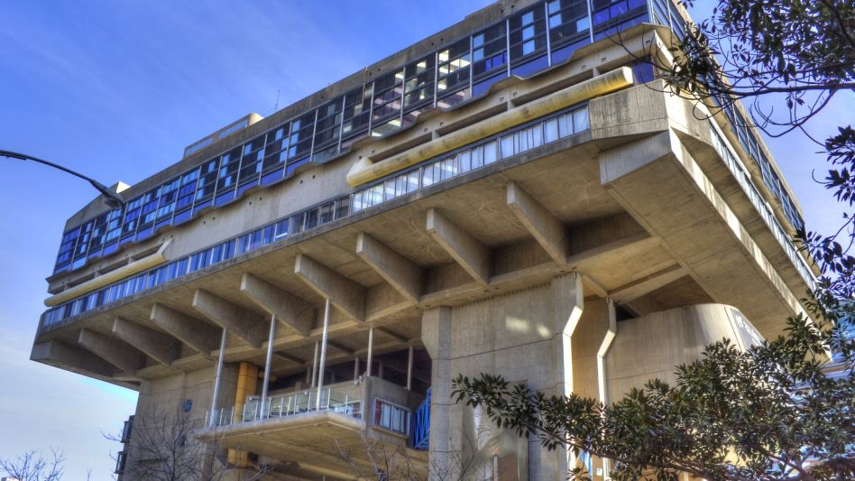 Ajuste en la cultura: echaron a 120 empleados de la Biblioteca Nacional
