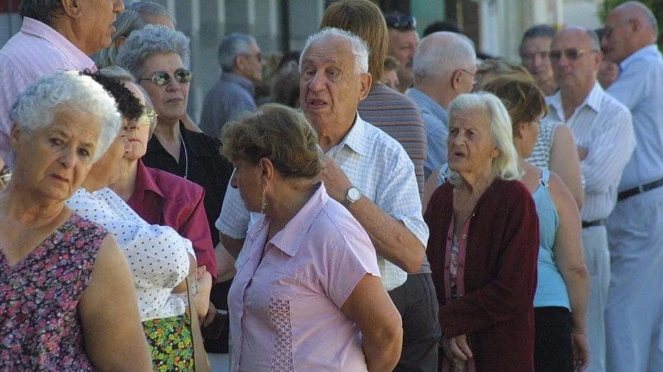Provincia afirma que los jubilados nacionales bonaerenses pagan el 20% del ajuste
