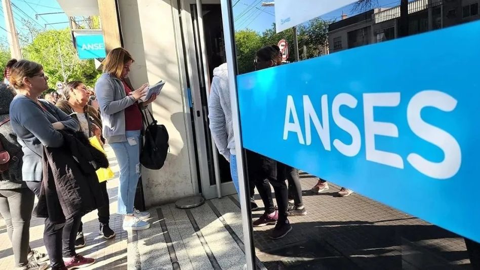 El gobierno pagará las jubilaciones en dos cuotas
