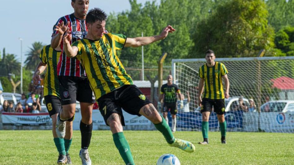 Sportivo Piazza y Chacarita Juniors será uno de los platos fuertes que tendrá la tercera fecha del fútbol azuleño. Foto: archivo / Nicolás Murcia.