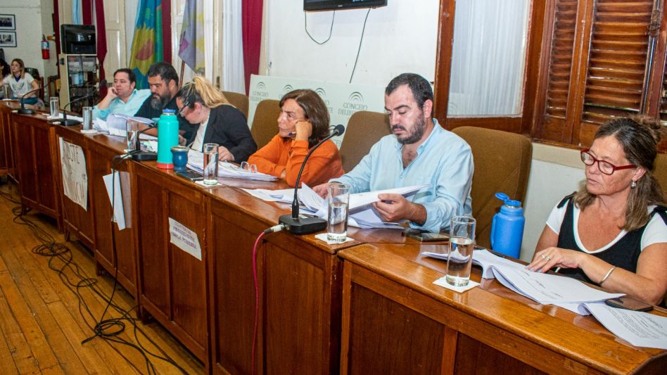Concejales expresan solidaridad con trabajadores despedidos
