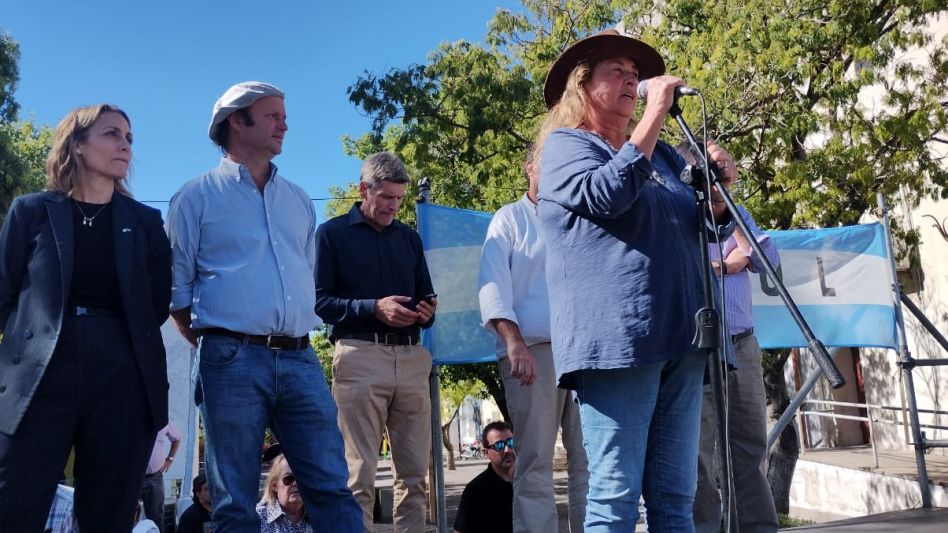 Escasa asistencia a la marcha contra la suba de impuestos de Kicillof: "Somos pocos pero valemos"