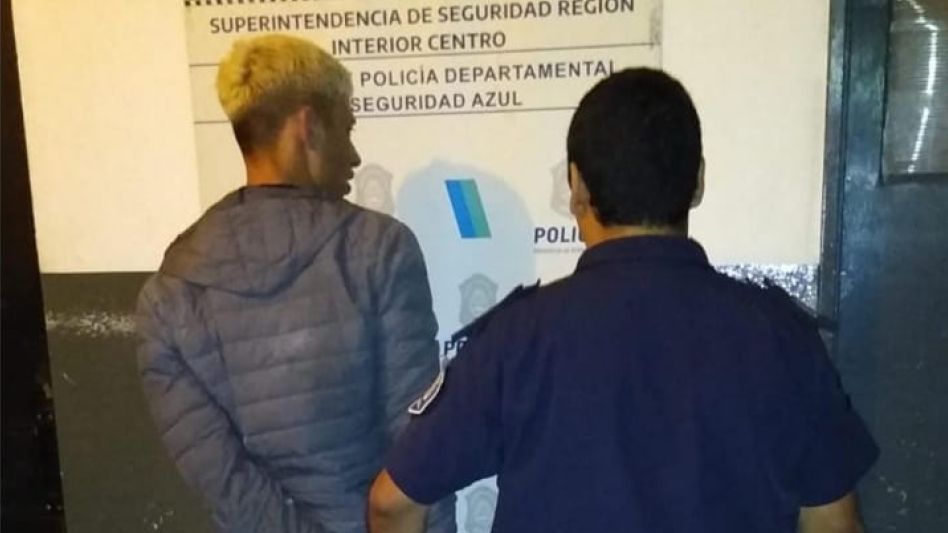 Un joven fue arrestado cuando estaba en el techo de una casa. Después de ser indagado recuperó la libertad. FOTO: CPA/PBA