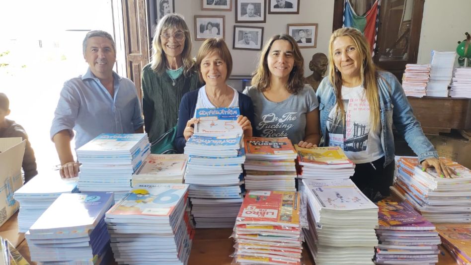 El Centro Cultural Don Cipriano entregó  más de 2.000 manuales para estudiantes
