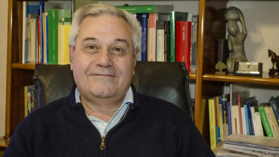 El profesor magister Eduardo Víctor Lapenta fue el primer decano electo de la Facultad de Derecho de Azul-UNICEN. ARCHIVO/NACHO CORREA