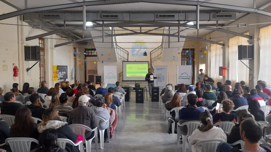 Con la presencia de autoridades provinciales, se realizó el taller de Compostaje