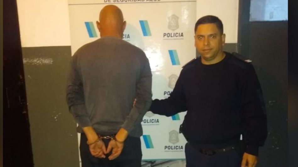 Un hombre fue arrestado luego de un incidente en la Comisaría de la Mujer y la Familia. FOTO: CPA/PBA