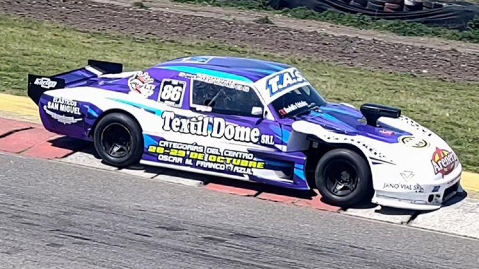 Natalio Jugón se impuso de punta a punta en la primera carrera del año del Turismo Sport del Sudeste que se disputó en el autódromo de Hermanos Emiliozzi de Olavarría. Foto: gentileza Prensa TSS.
