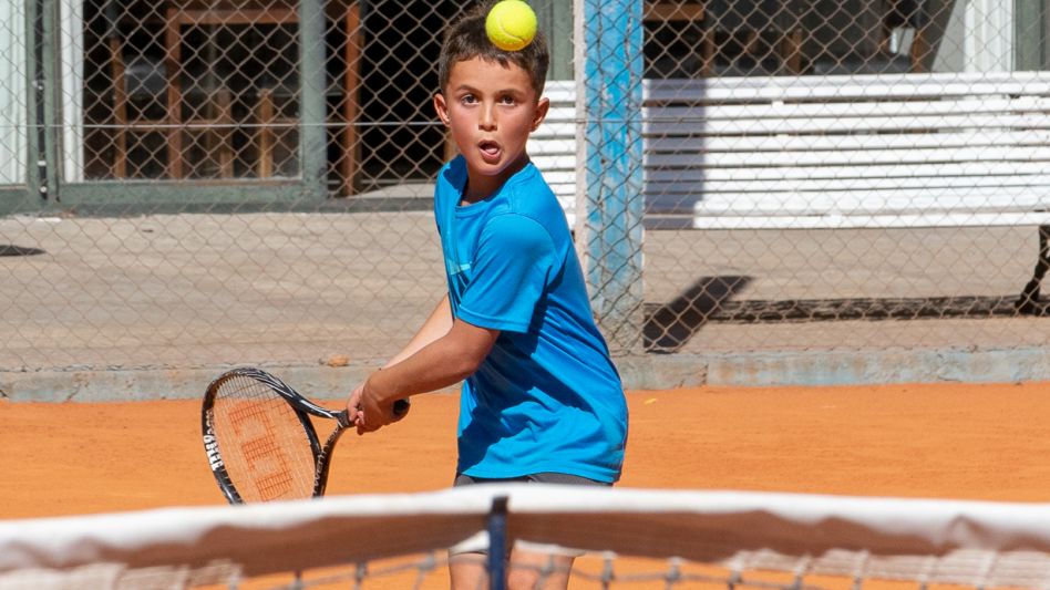 Gran actuación de los azuleños en un torneo regional de tenis