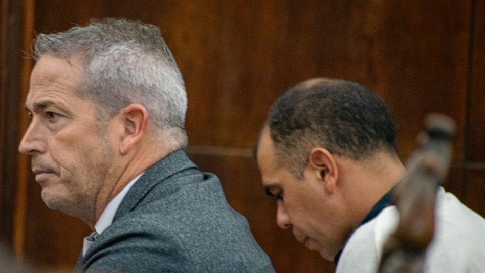 El encausado y su abogado defensor, el platense Mariano Pomares. FOTO: NACHO CORREA