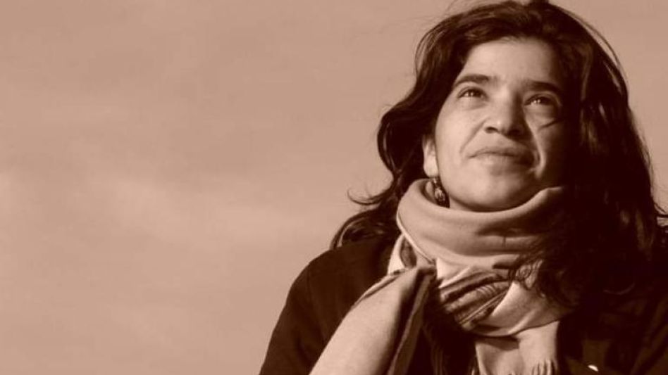 La escritora de Las Visitas estará hoy en la Feria del Libro por su cuento Necrológica. 