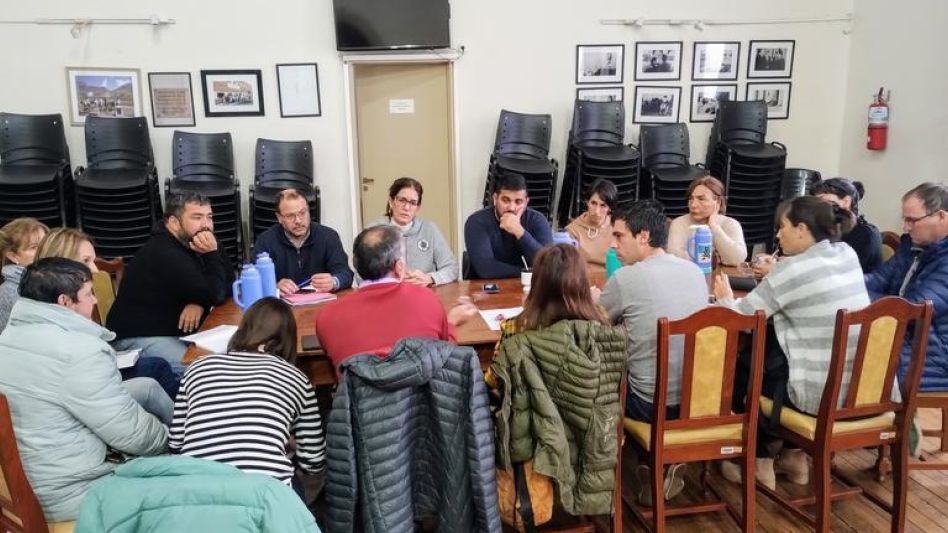 La reunión ampliada de concejales y vecinos de Villa Piazza Sur que se realizó días atrás en el recinto del Concejo Deliberante de esta ciudad.    PRENSA/CONCEJO DELIBERANTE