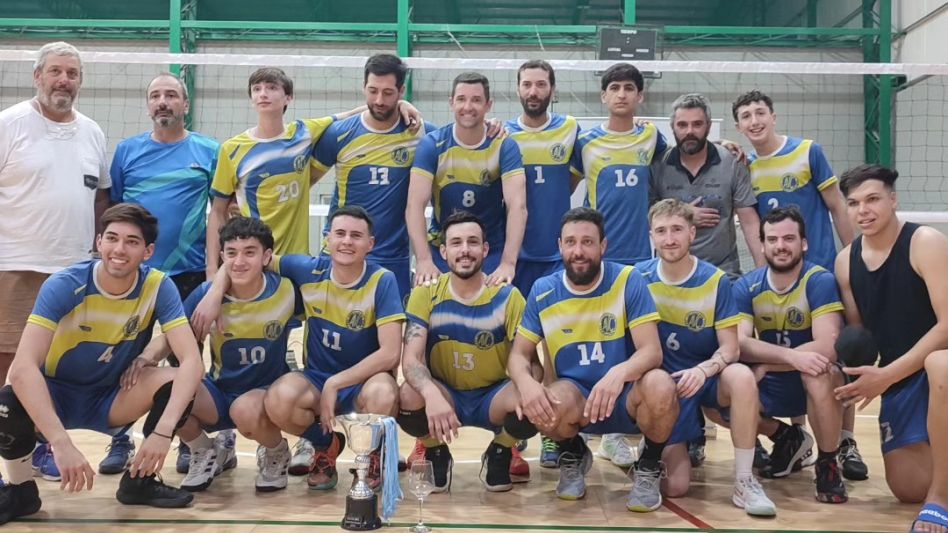 Azul Vóley vuelve a competir en el vóley de alto nivel regional. En la edición pasada, el conjunto azuleño salió subcampeón. Foto: archivo.