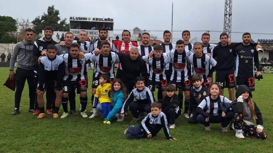Alumni Azuleño terminó como el único invicto de la etapa clasificatoria. 