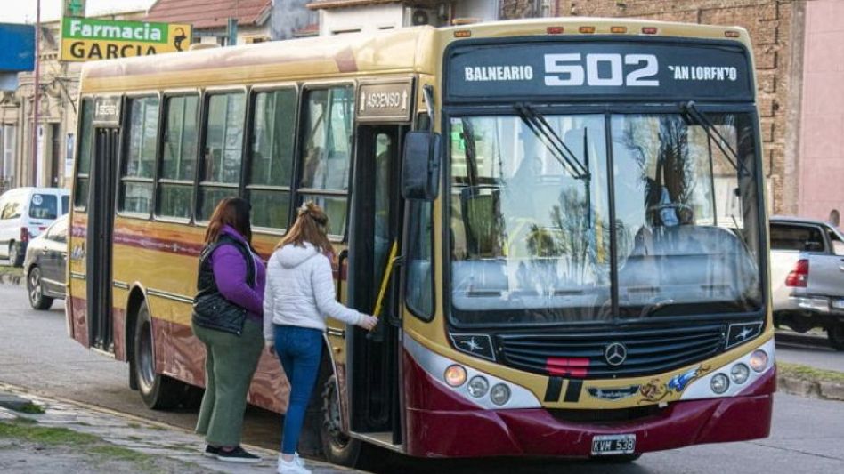 A partir de este martes 7 de mayo el boleto único de colectivo en Azul pasó a costar 800 pesos.    ARCHIVO/EL TIEMPO 