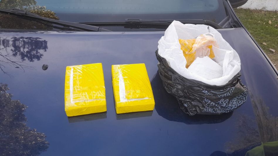 La cocaína que tenía el joven para quien fue ordenado su procesamiento con prisión preventiva. FOTO: VIAL II ALVEAR/PBA