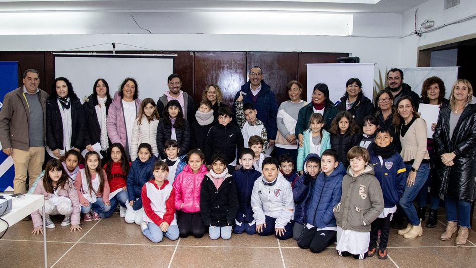 Se presentó el programa "Esos locos bajitos" 