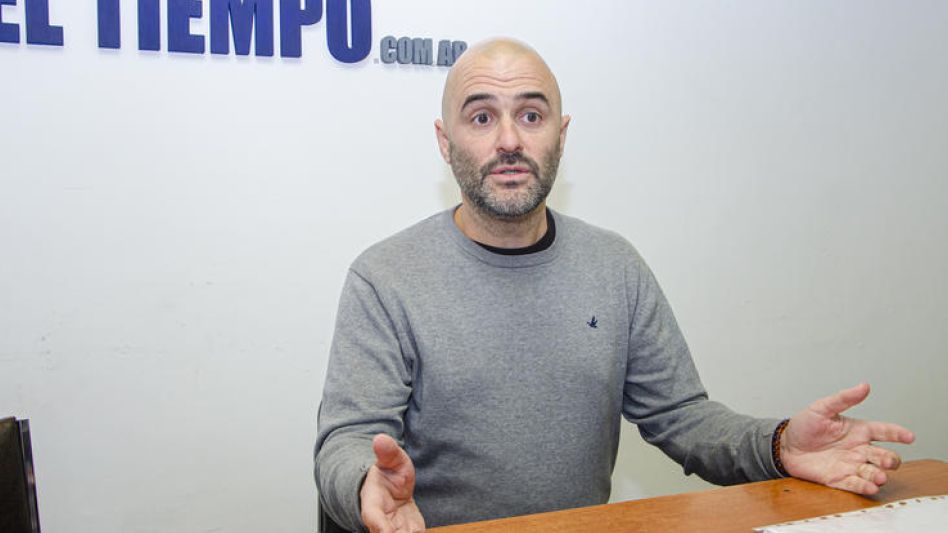 Juan José Zurro, secretario de Desarrollo de la Comunidad de Azul, brindó detalles acerca de la implementación de la Tarjeta Sumar Alimentos. NACHO CORREA