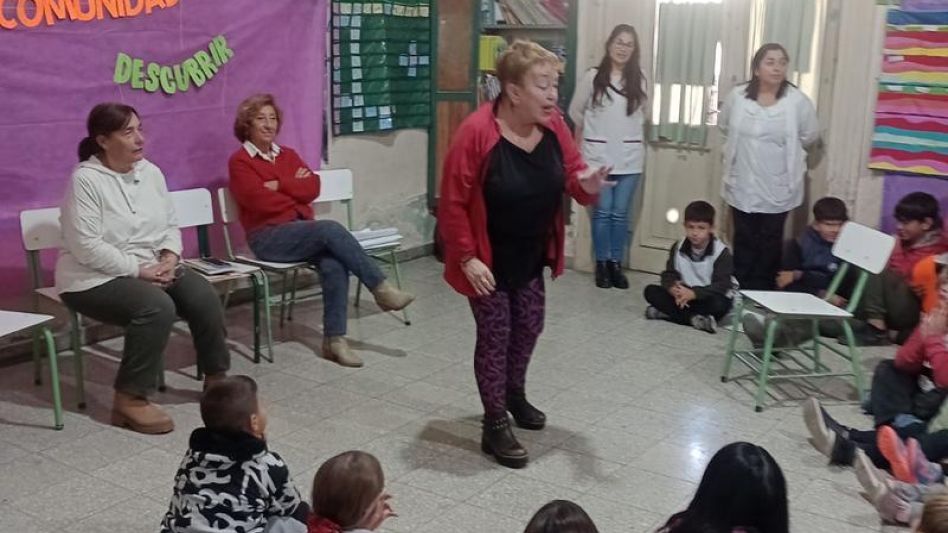 "Leer en comunidad",   en la Escuela Normal 