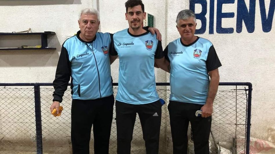 Zonales: doble victoria de azuleños para seguir en la pelea