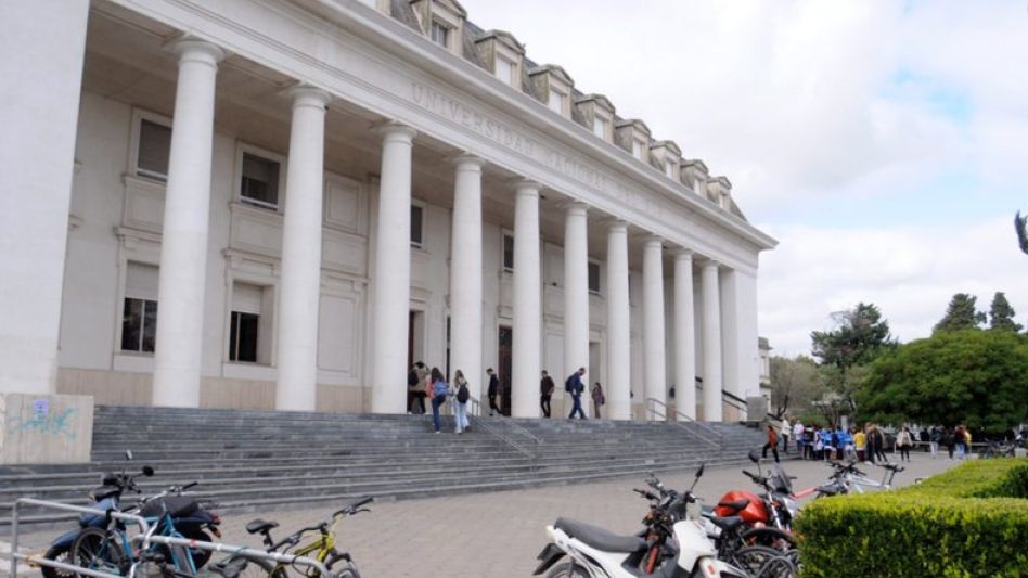 Informe sobre padecimiento de abusos sexuales y otras experiencias traumáticas de estudiantes de la Universidad Nacional del Sur. - La Nueva -