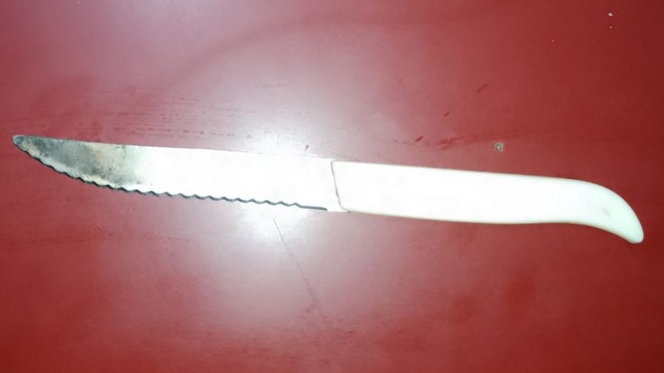 Un cuchillo. Lo incautó la Policía en poder de un hombre que había sido arrestado ayer miércoles por la noche. FOTO: CPA/PBA