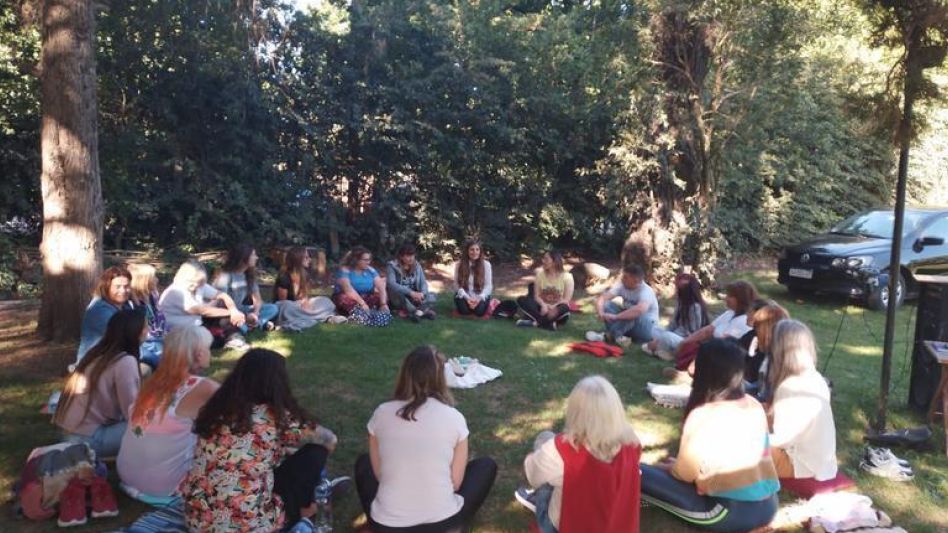 "Animo a mirar la vida tal como es y si algo no tiene sentido hay que dejarlo descansar"