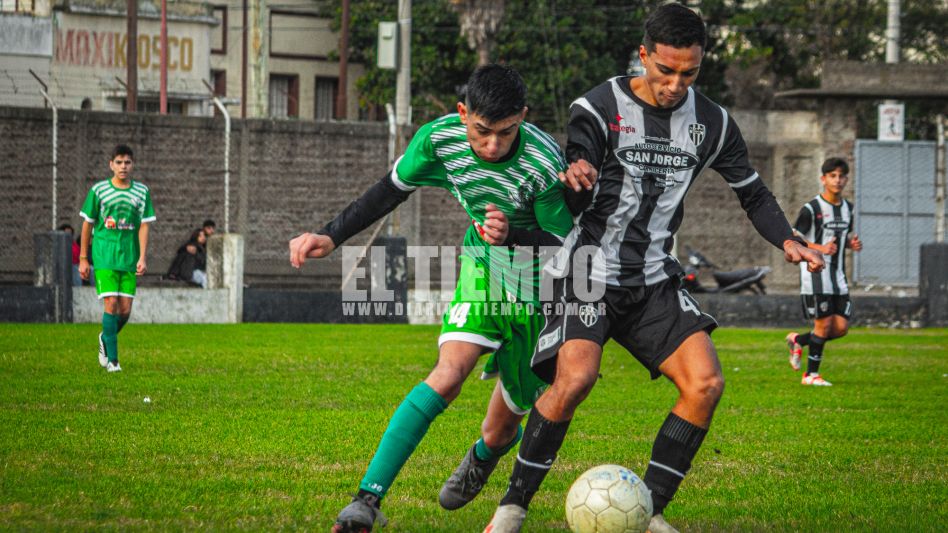 Alumni le ganó a Vélez por 2 a 1 y se metió en las semifinales del Apertura. FOTOS: NICOLÁS MURCIA
