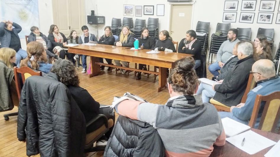 Representantes de comisiones vecinales durante la última reunión con la Comisión de Nomenclatura en el Concejo Deliberante.  PRENSA CONCEJO DELIBERANTE